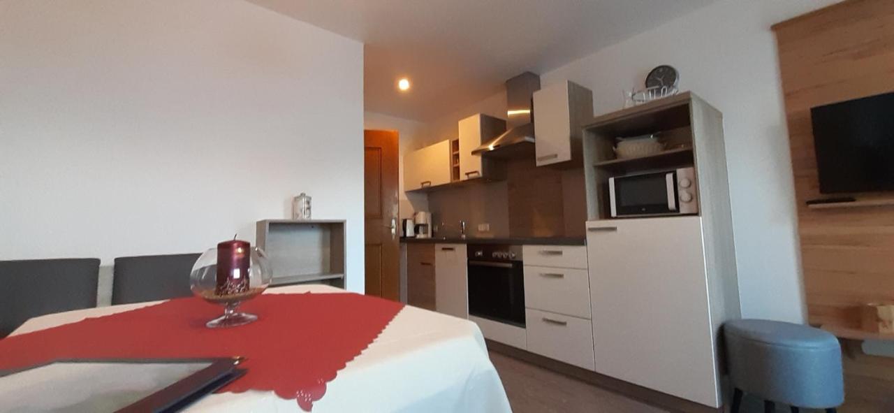 Pension Und Appartement Weinschreiber Раурис Экстерьер фото