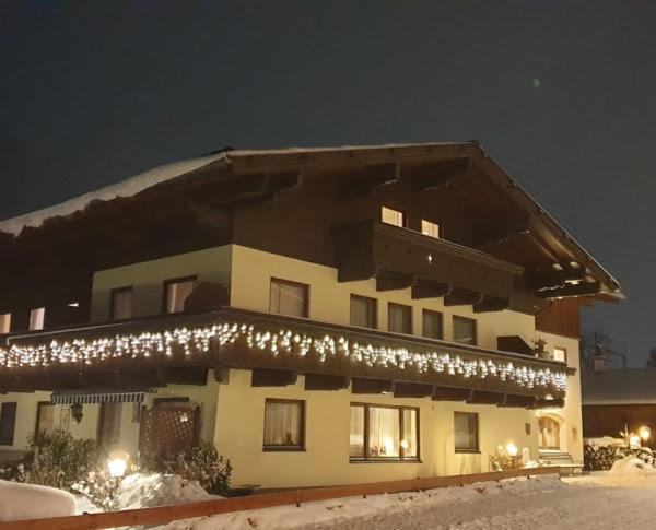 Pension Und Appartement Weinschreiber Раурис Экстерьер фото