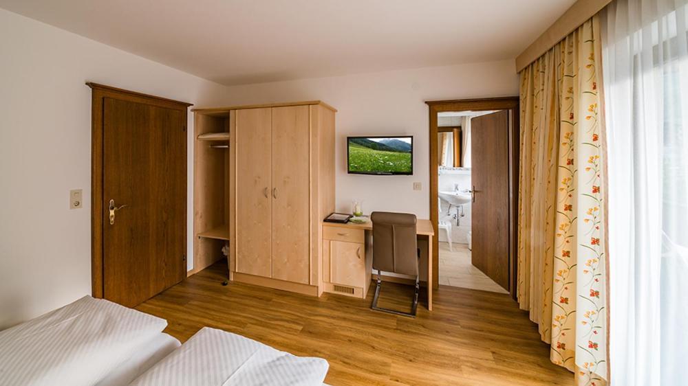 Pension Und Appartement Weinschreiber Раурис Экстерьер фото