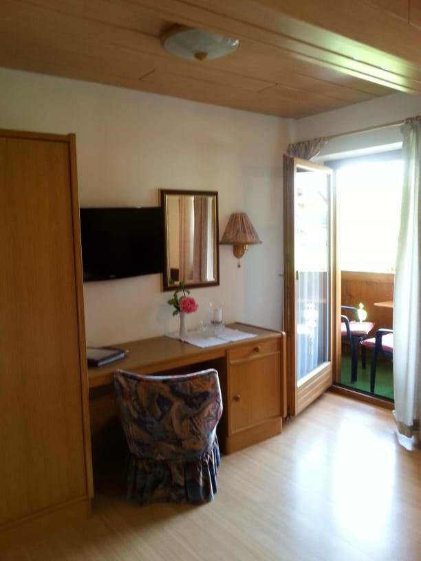 Pension Und Appartement Weinschreiber Раурис Экстерьер фото